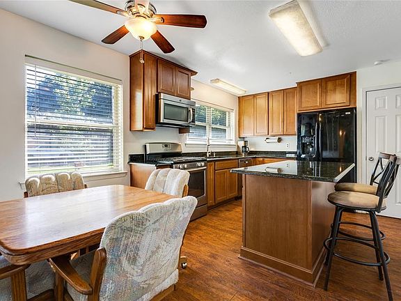 5th image of 2210 Luau St