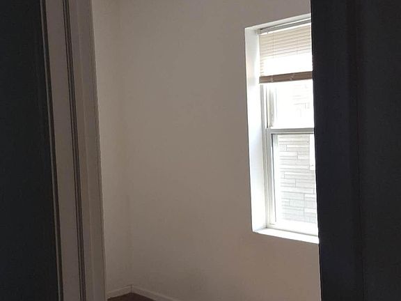5th image of 2800 S Hillock Ave #1R