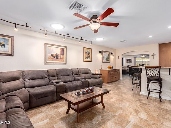 4th image of 18815 N Zinnia Ct