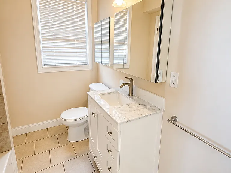 406 Admiral St #1 — Photo 6