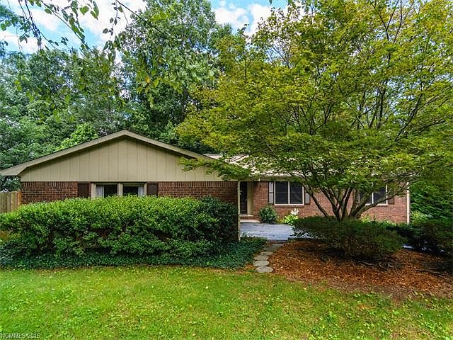 1st image of 209 Navaho Dr