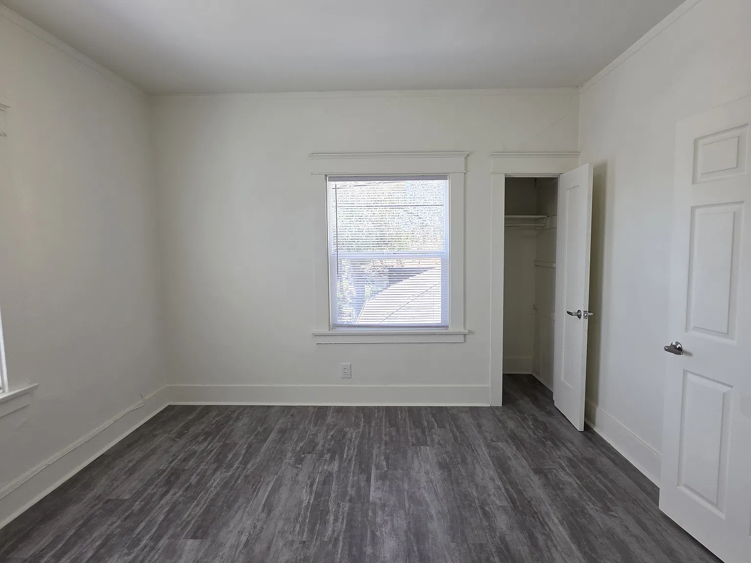 2 bed, 700 sqft, $2,289 — Photo 4