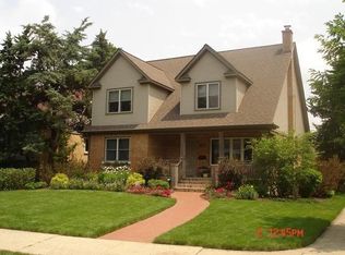 756 Selborne Rd, Riverside, IL 60546