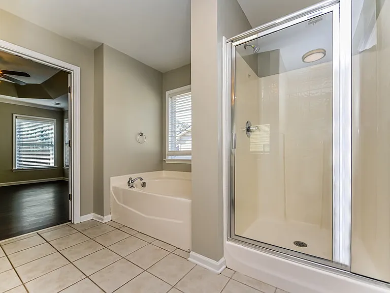 2808 Harcourt Dr — Photo 12
