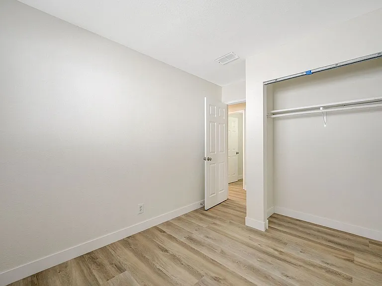 893 W Bartlett Ave — Photo 33