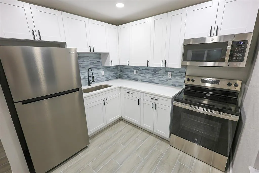 14906 N Bayshore Dr — Photo 4