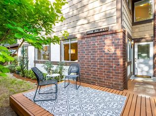 11348D 3rd Ave NE, Seattle, WA 98125