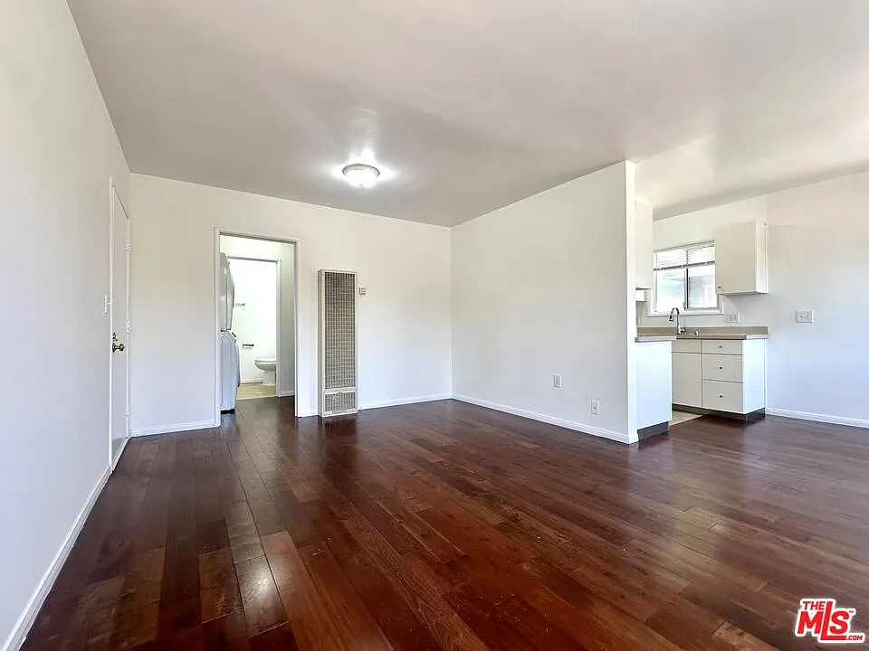 1 bed, 1.0 bath, 700 sqft, $1,895 — Photo 1