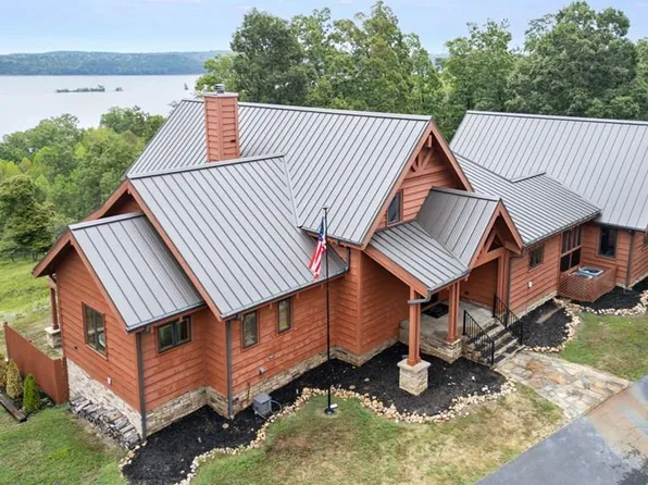 685 River Oaks Dr, Big Sandy, TN 38221