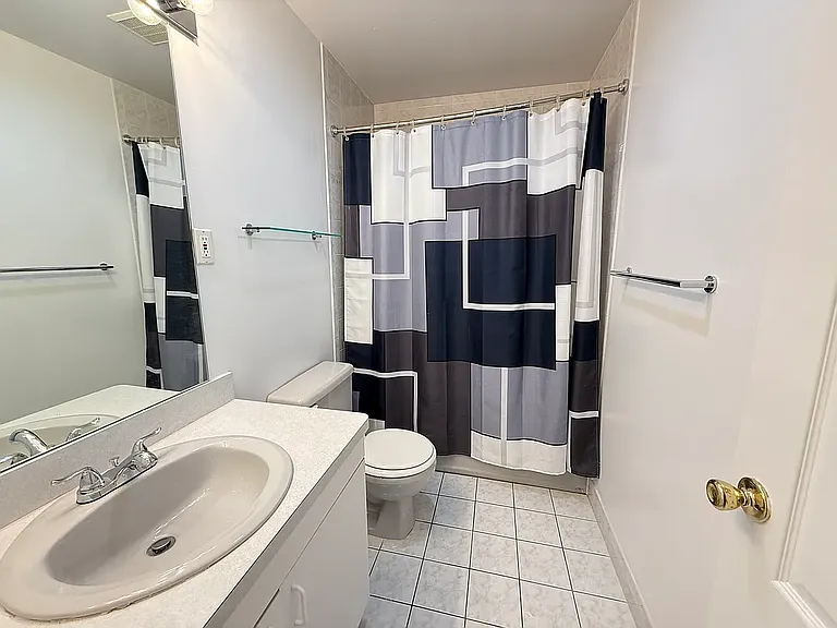 200 Davis Ave #13C — Photo 9