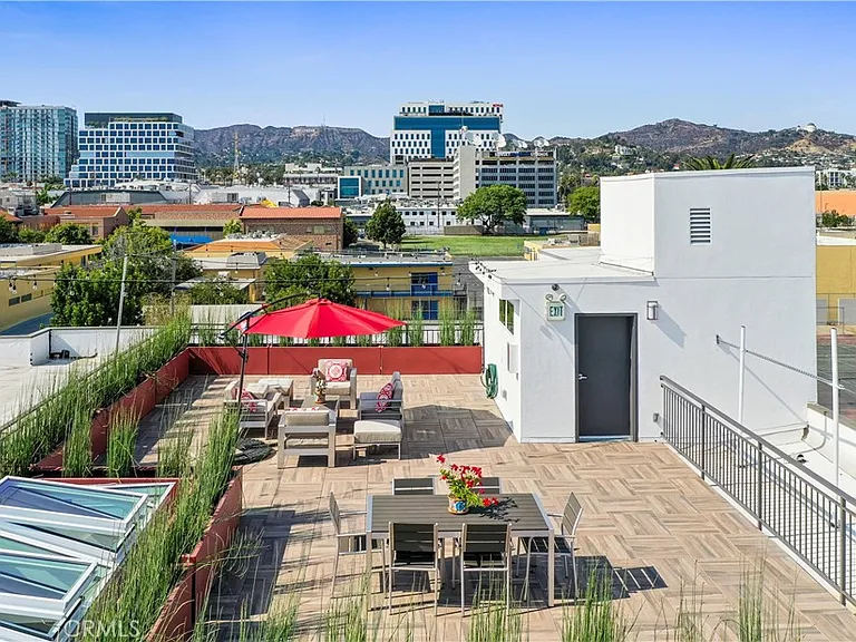 5820 La Mirada Ave #402 — Photo 38