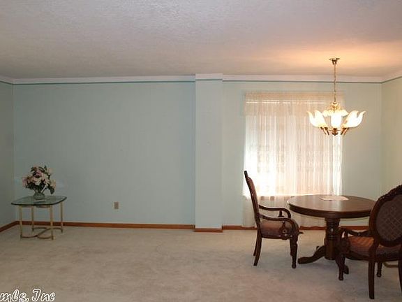 3rd image of 116 Meadowlake Dr