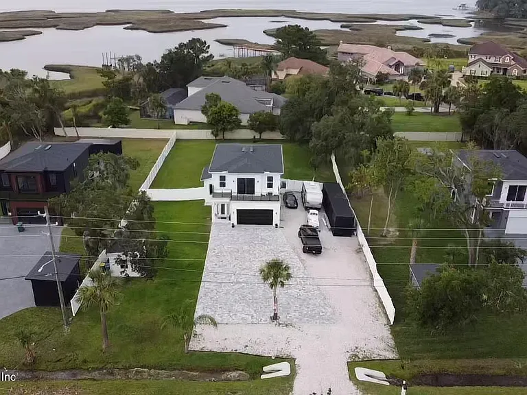 5395 Heckscher Dr — Photo 3
