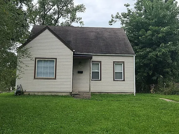 1753 Devonshire Rd photo 1