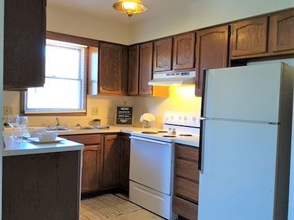 4th image of 120 S Silverwood Ln APT B