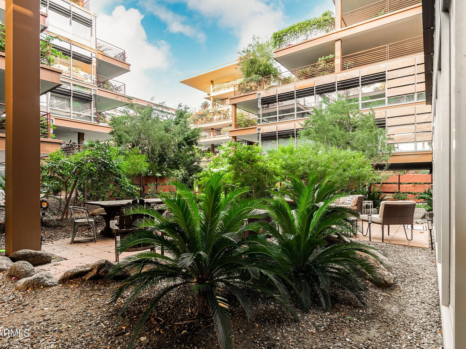 1 bed, 702 sqft, $3,300 — Photo 1