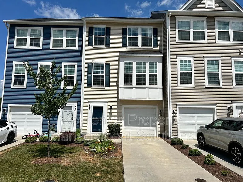 3 bed, 3.0 bath, 1871 sqft, $1,995 — Photo 2