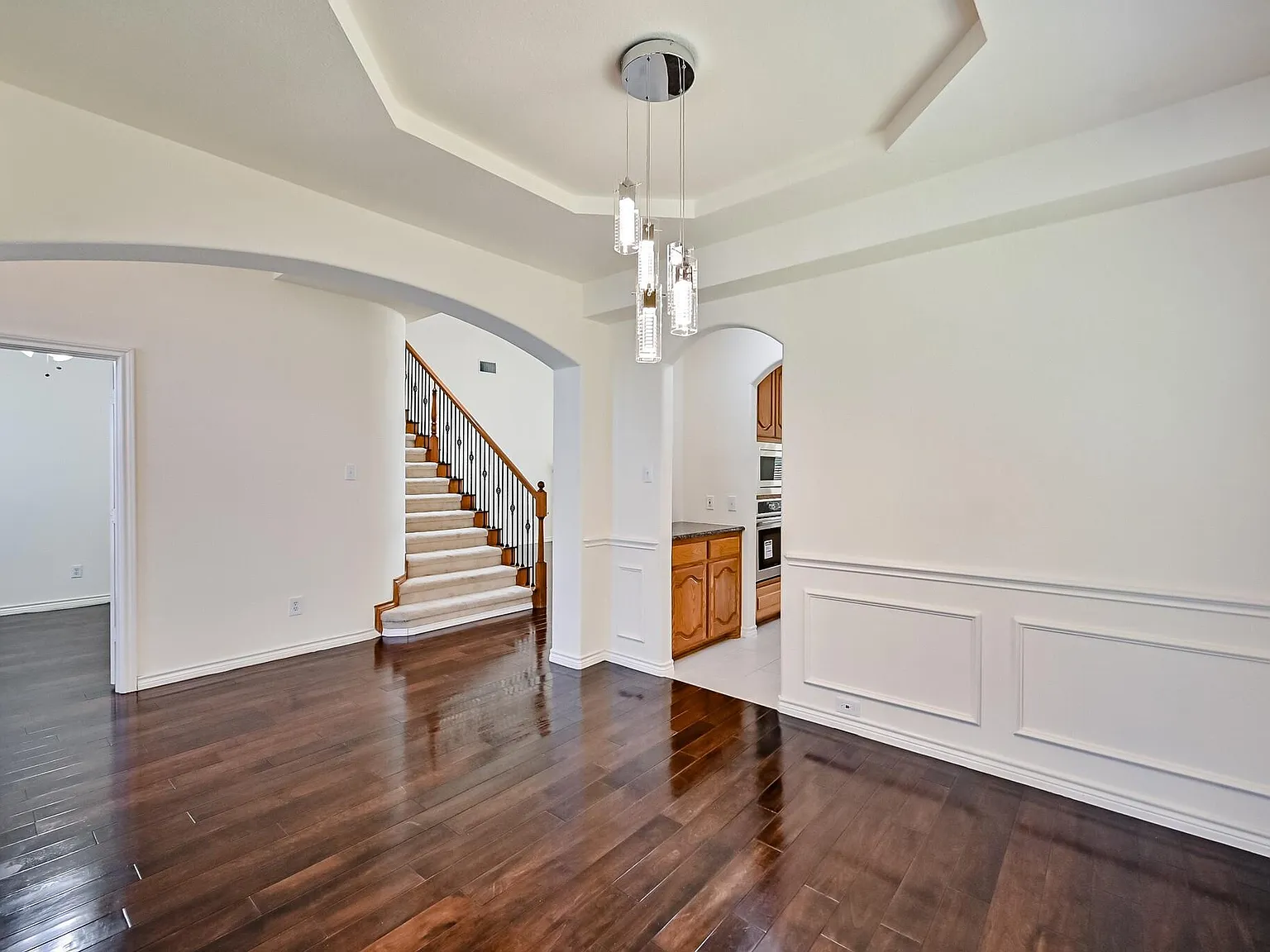 4 bed, 3048 sqft, $3,400 — Photo 4