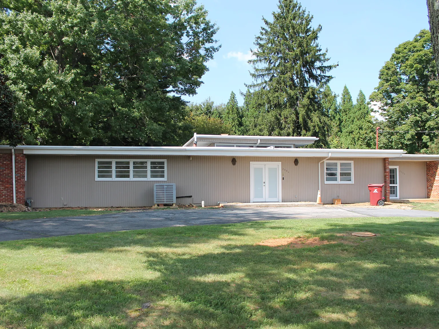 4 bed, 2132 sqft, $2,250 — Photo 1