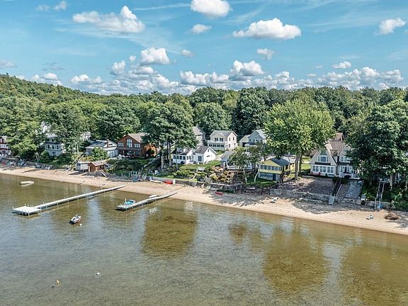 4th image of 156 Beach Road