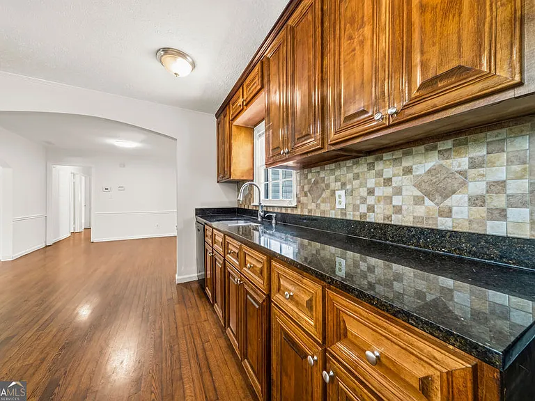 3940 Hubert Dr — Photo 12