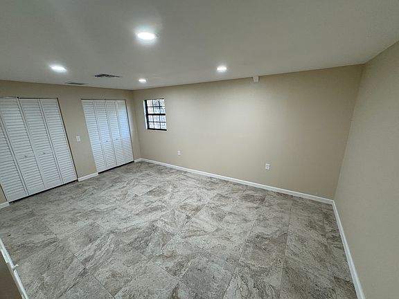 3rd image of 10715 N Dixon Ave
