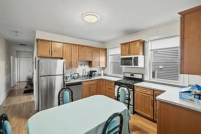 4 bed, 1200 sqft, $4,500 — Photo 3