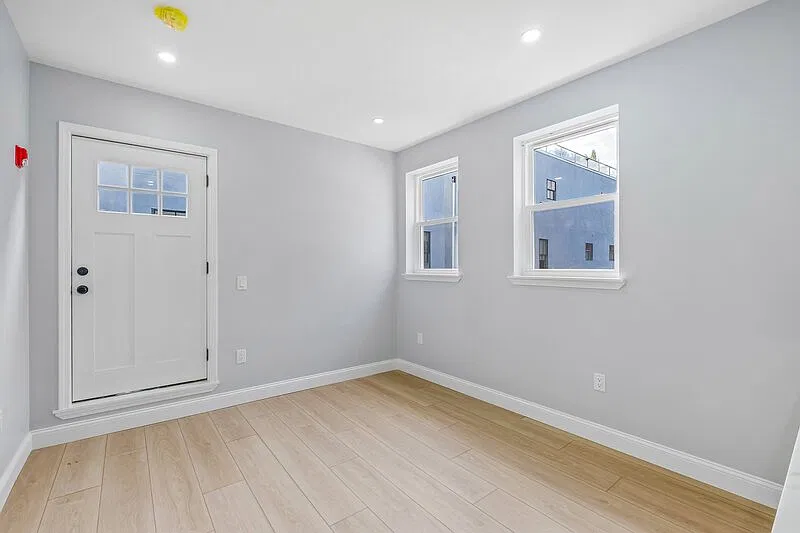 2 bed, 2.0 bath, $2,810 — Photo 3