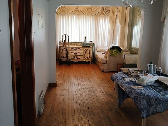 2nd image of 6942 S Bell Ave