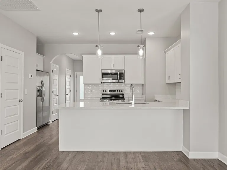 242 Mansfield Dr — Photo 5