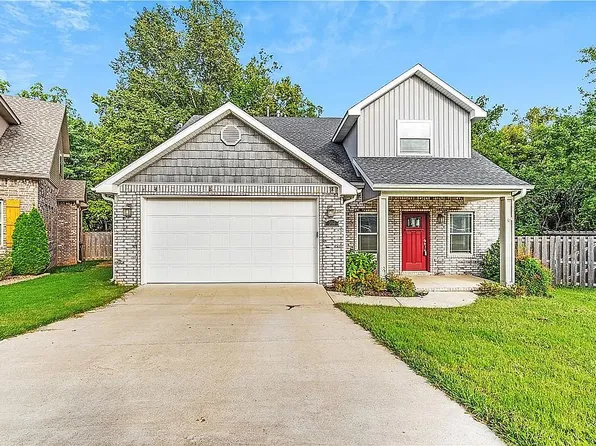 364 W Kinniburgh Dr, Farmington, AR 72730