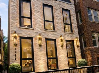 1124 W Addison St #2, Chicago, IL 60613