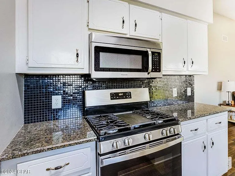 8107 Heritage Woods Ln — Photo 8