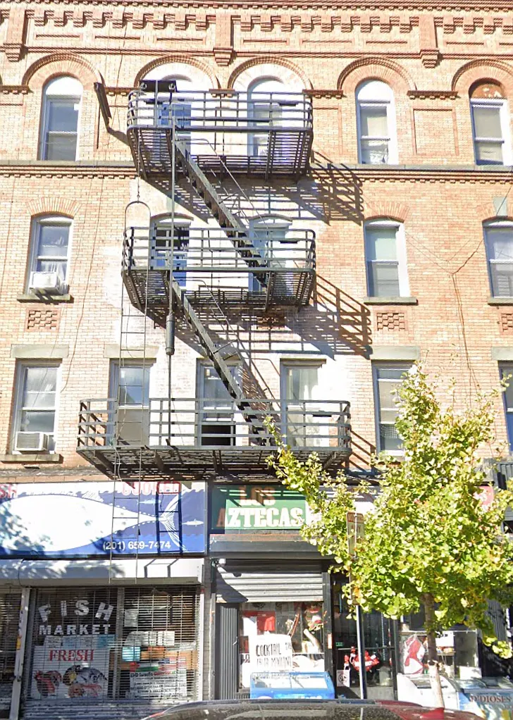 2 bed, $1,900 — Photo 1