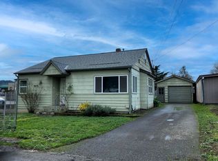 1462 NW Fairmount St, Roseburg, OR 97470