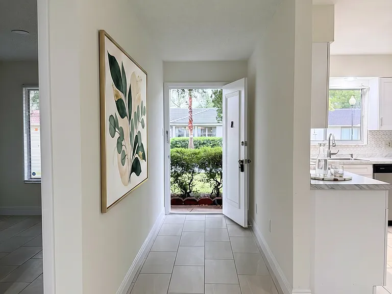 10849 Wheaton Ct — Photo 7