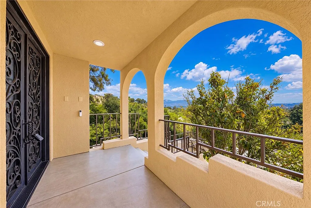 4 bed, 3.5 bath, 3586 sqft, $6,800 — Photo 3