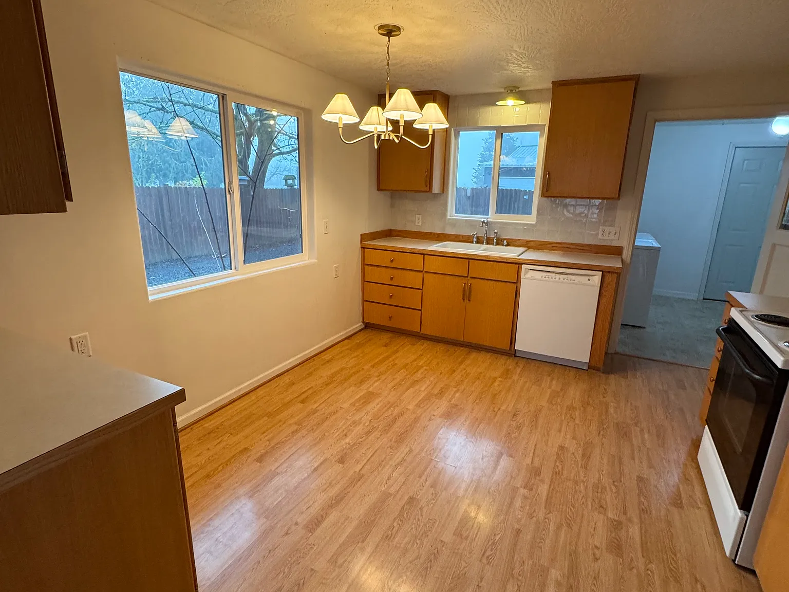 2 bed, 1000 sqft, $2,595 — Photo 4
