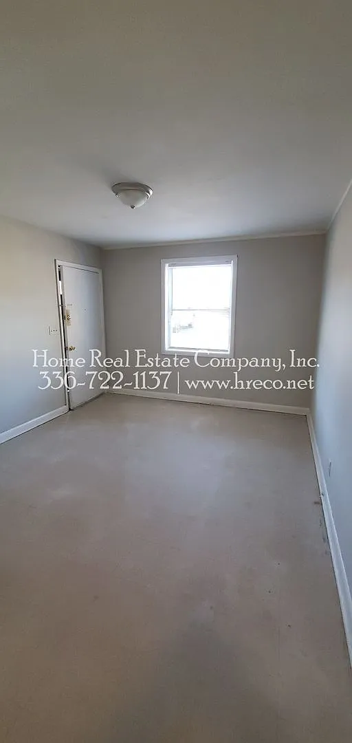 1235 Gholson Avenue Apt B — Photo 3