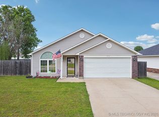 1012 W 21st St, Claremore, OK 74017