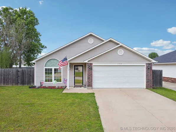 1012 W 21st St, Claremore, OK 74017
