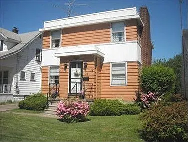 1113 Kenmore Ave SE photo 1
