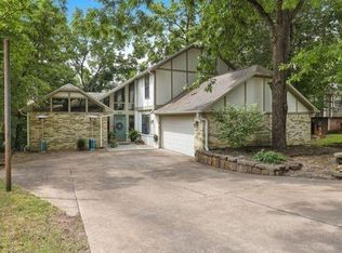 627 N Rockcliff Rd, Fayetteville, AR 72701