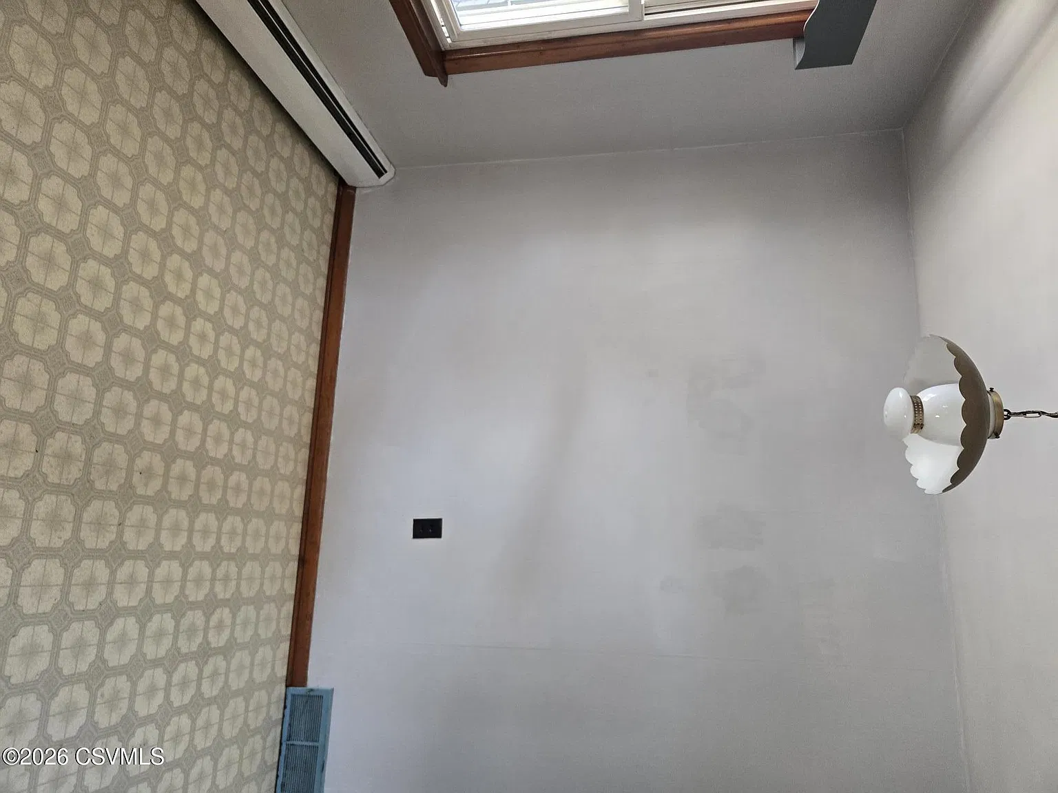 3 bed, 1200 sqft, $1,100 — Photo 3