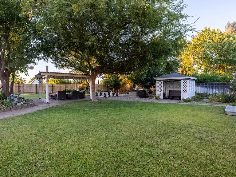 1989 Claimstake Ct — Photo 6