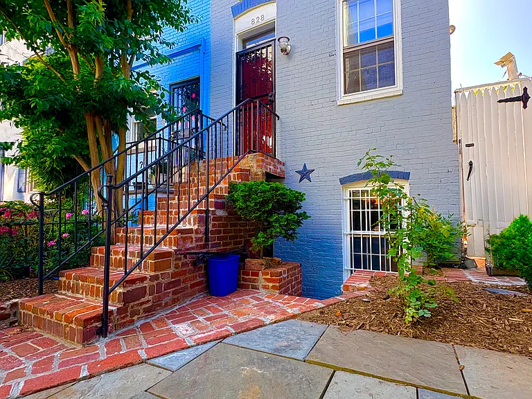 828 25th St NW — Photo 30