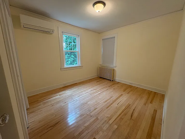 58 Benjamin St — Photo 16