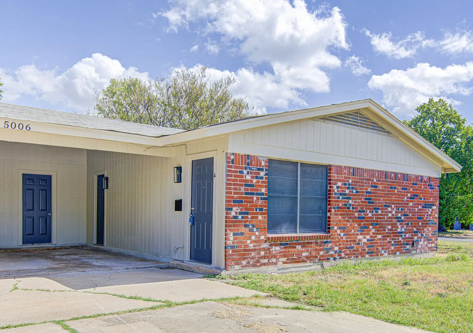 5006 Brighton Rd — Photo 2