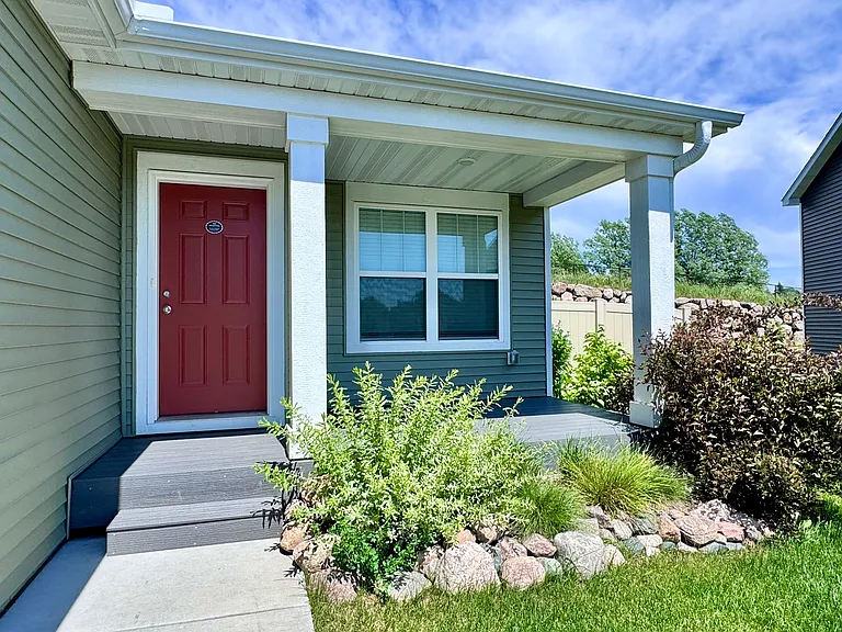1114 Meadow Ln — Photo 17