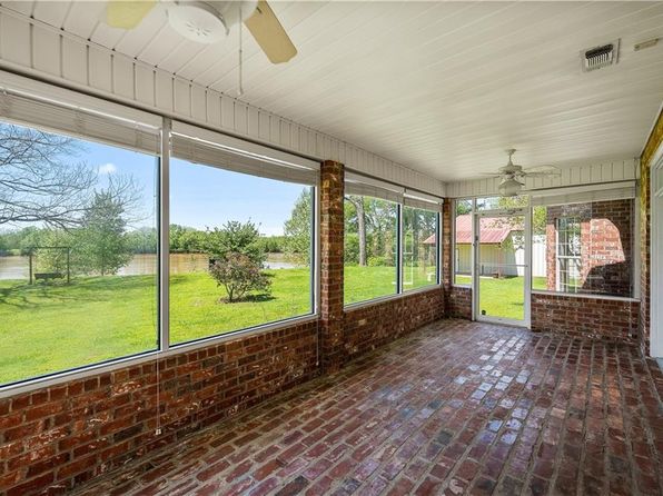 1524 Palmer Chapel Rd, Pineville, LA 71360